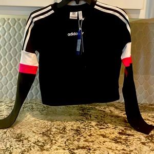 Women Adidas crop top (brand new)